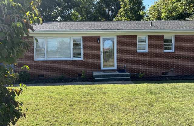 2703 W Walnut Street - 2703 West Walnut Street, Johnson City, TN 37604