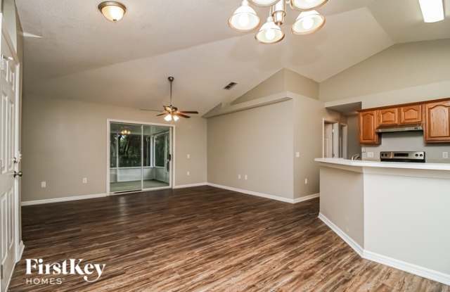 2826 Redbud Court Gallery 4