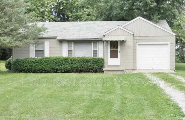 2300 NE Pence Ave photos photos