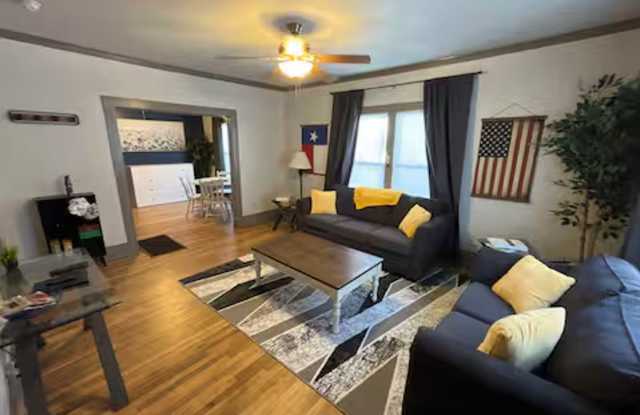 1426 Cedar Gallery 1