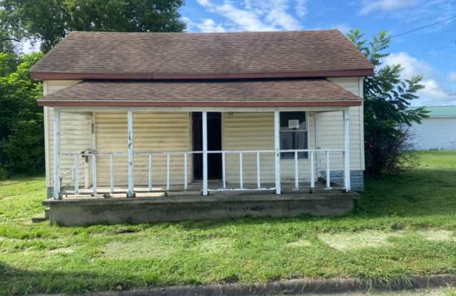 Now Available! In Town! - $455 Month / $800 Down photos photos