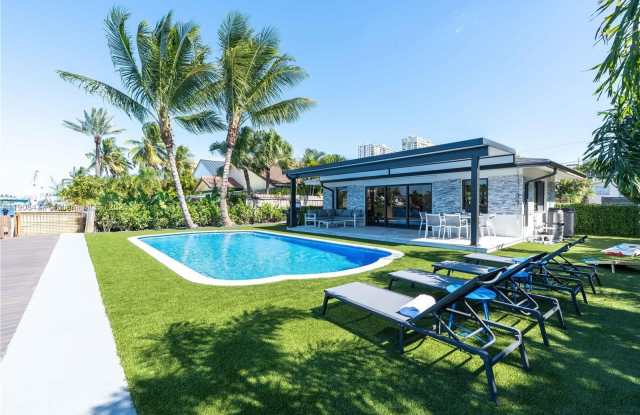 309 S Riverside Dr photos photos