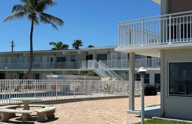 2508 Bay Dr - 2508 Bay Drive, Pompano Beach, FL 33062