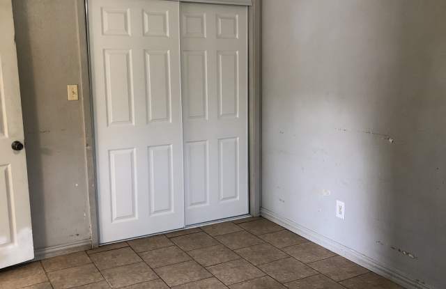 422 W Lott Ave - 422 - A Gallery 4