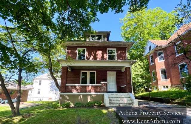 5 Bedroom / 2 Bath House - Near SEMO's Campus - INTERNET INCLUDED photos photos