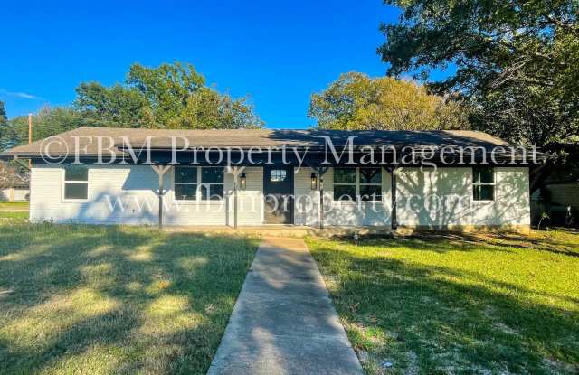 1104 Williamsburg Dr - 1104 Williamsburg Drive, Ennis, TX 75119