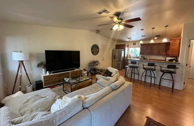 3911 E FAIRMOUNT Avenue photos photos