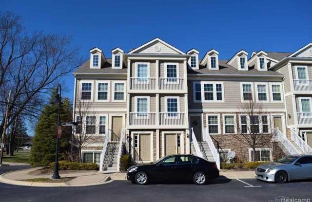 1077 FOXBORO, TROY - TOWNHOUSE FOR RENT! photos photos