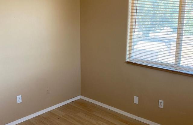 1104 N Missouri Avenue (273) Apt A - 1104 North Missouri Avenue, Roswell, NM 88201