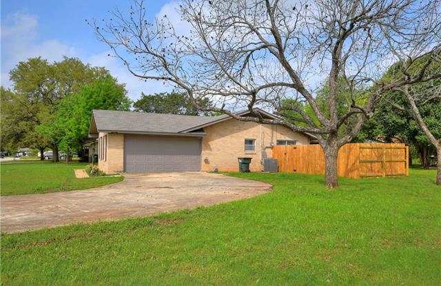 905 Parker CIR Gallery 3