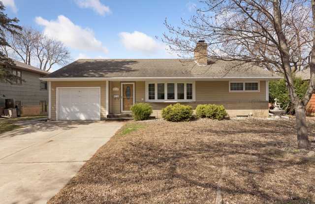 2712 Yosemite Ave S photos photos