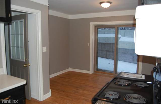 1502 White Gallery 4