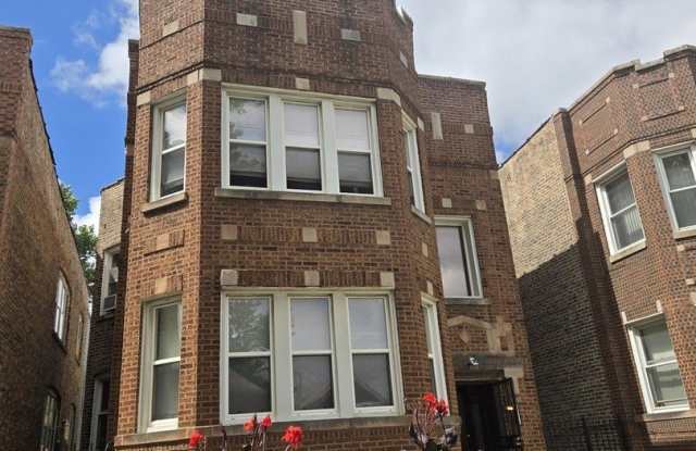 7324 S Maplewood Avenue Gallery 2