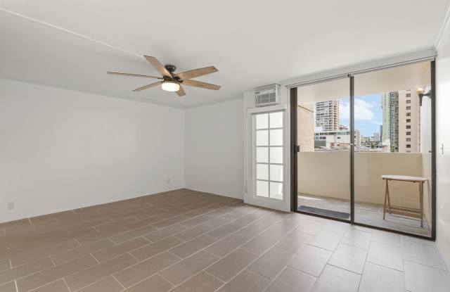 Modern 1-bedroom Condo in Waikiki Gallery 3