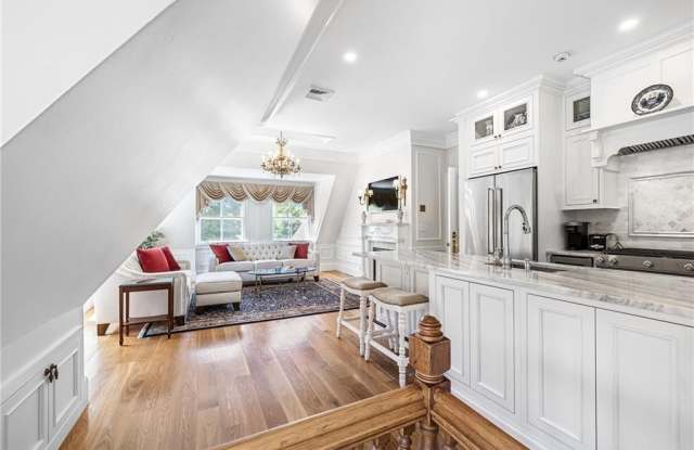 541 Bellevue Avenue Gallery 3