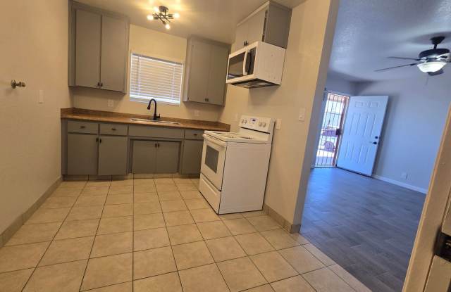 2 BR 1 BA available now Gallery 3