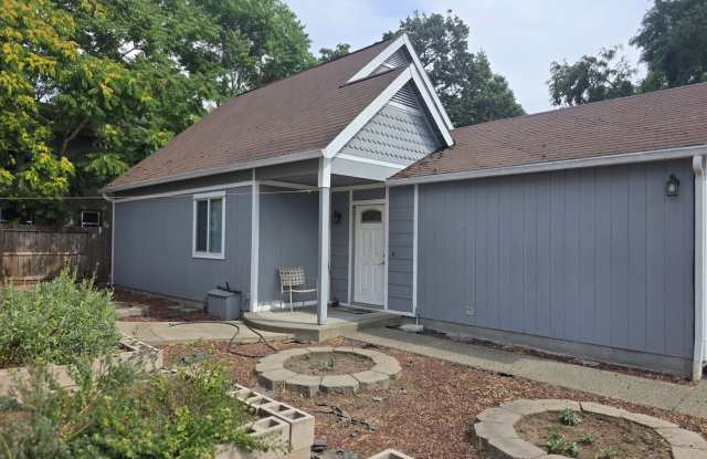 3 bed 2 bath Home for Rent in Grants Pass photos photos