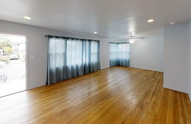 6118 Pembroke Drive Gallery 4