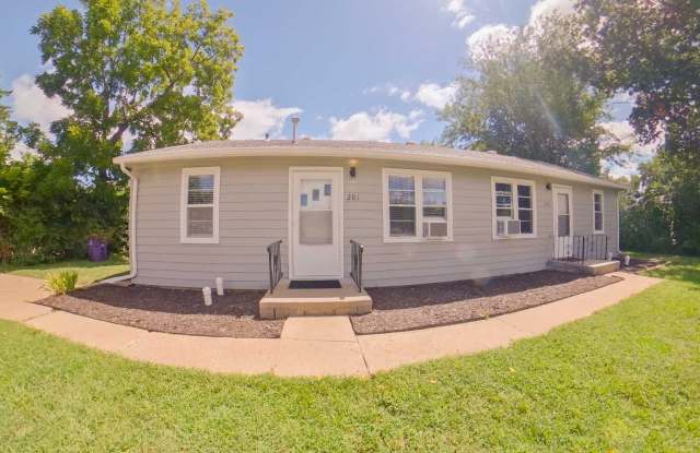 3D Tour Available - Recently Remodeled + Fenced-in Yard + Washer & Dryer! Available October 3rd! photos photos