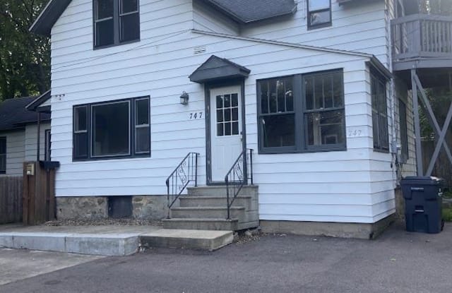 747 Minor Ave - 747 Minor Avenue, Kalamazoo, MI 49008