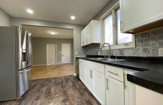 Amazing 4 Bedroom 1 Bath Home!! - 2324 North Logan Avenue, Minneapolis, MN 55411