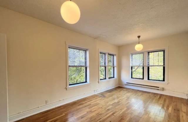 632 W Cornelia Ave # 78 photos photos