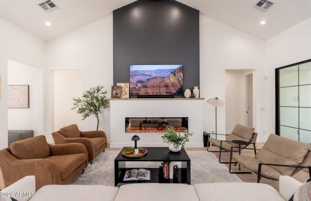 4017 N 49TH Place Gallery 4