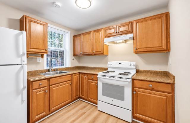 4554 MacArthur Boulevard Northwest - 3 Gallery 4
