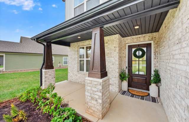 LIKE NEW - 3 Bedroom House in The Beautiful Hereford Farms Community! Gallery 3