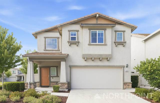 3 BR/2.5BA | Newly Renovated Single Family Home | 1-Car Covered Parking | Nice backyard photos photos