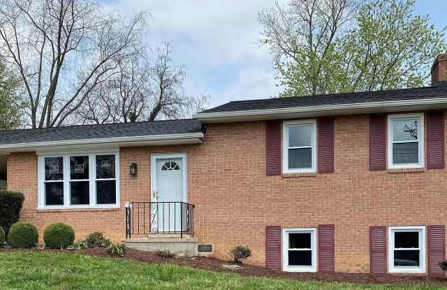 4906 Brandon Ln Gallery 3