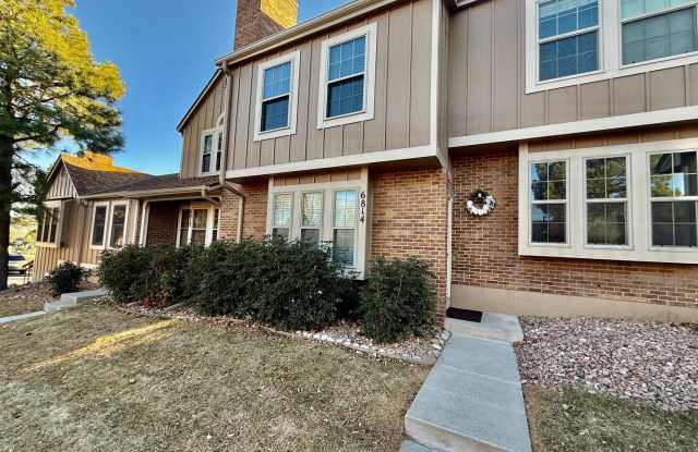 Beautifully Maintained 3 bedroom, 3.5 bath Home on West side photos photos