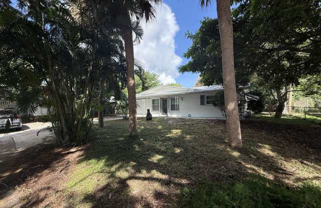 2109 Northeast Flamingo Terrace Gallery 1