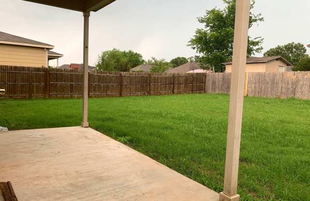 spacious 3 bedroom 2 bath Delvalle ISD photos photos