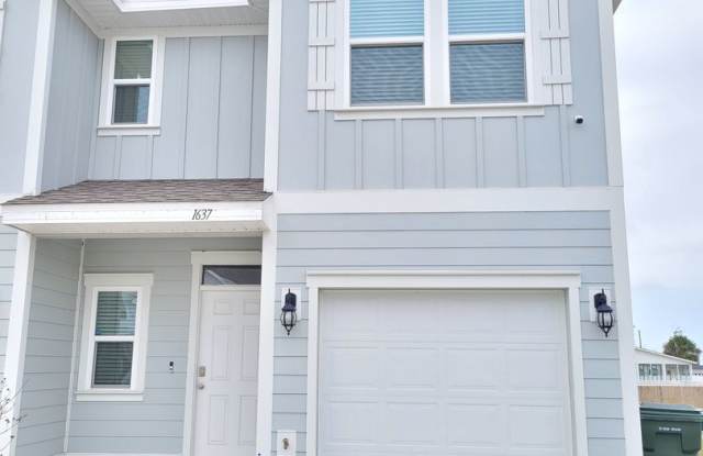 Landin's Landing! Lynn Haven 3 BR 2.5 Bath Townhome photos photos