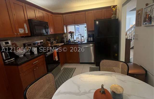 3733 Carambola Cir N Gallery 3