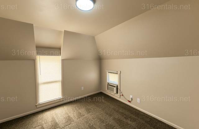 $1300 - 4 bed 1 bath - Single Family Home Gallery 3