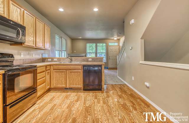 Wonderful 2 Bedroom, 2.5 Bathroom Townhome in Hillsboro! - 1487 Northeast Lockheart Lane, Hillsboro, OR 97124