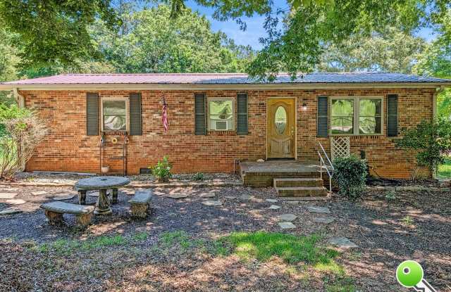 Charming 3BR Home with Covered Parking & Fenced Yard photos photos Charming 3BR Home with Covered Parking & Fenced Yard photos photos