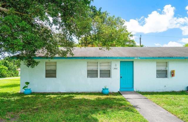 4861 Gulfstream Road photos photos