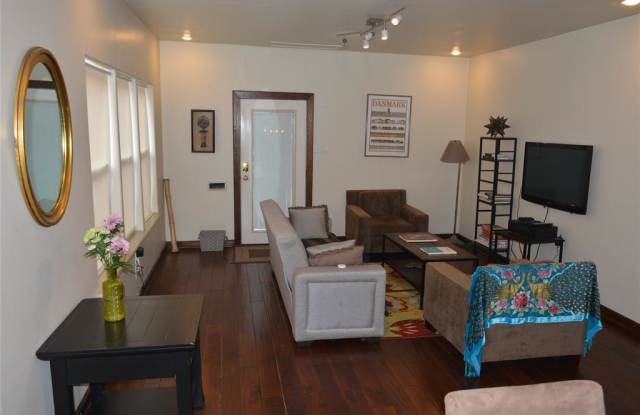 1627 Castle Court Gallery 4