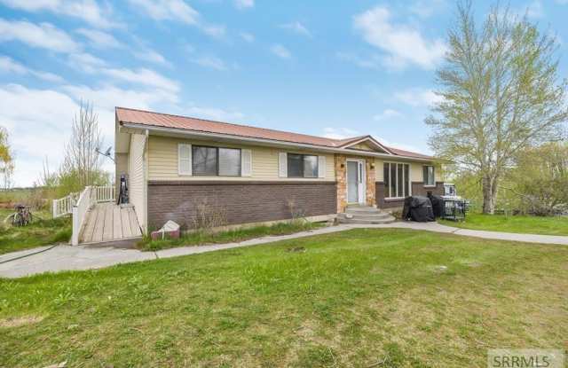 4671 N 495 W photos photos