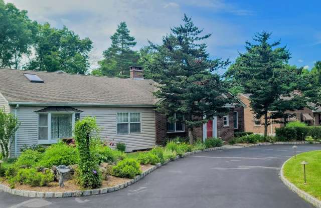 121 South Ridgedale Avenue Gallery 2