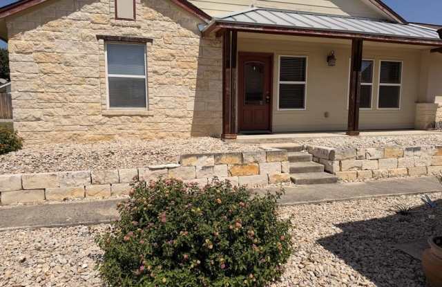 486 Bridle Path Gallery 1