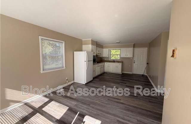 828 Ridge Road Gallery 2