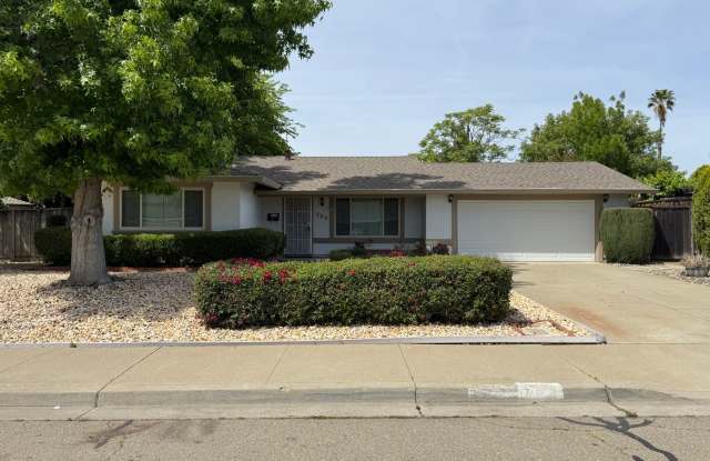 Great Shape Single Family Home in South Livermore photos photos