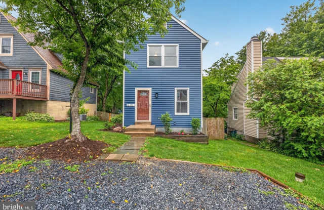 10741 LAKE EDGE Court Gallery 1