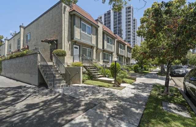 405 Pioneer Drive photos photos