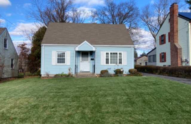 32 Exeter Avenue - 32 Exeter Avenue, West Hartford, CT 06110