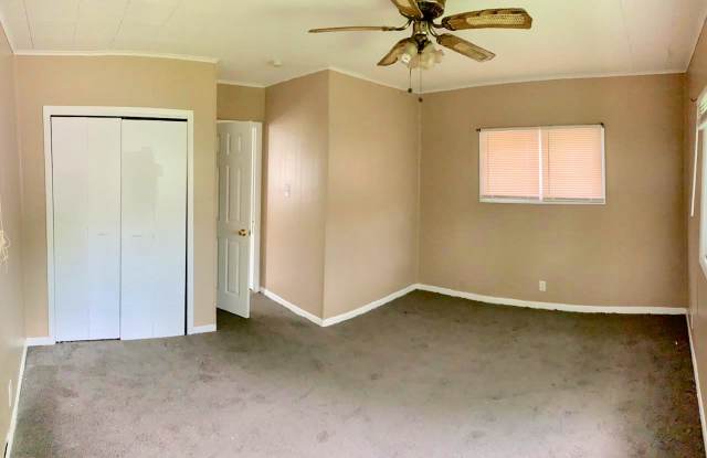 16277 Liberal Gallery 3
